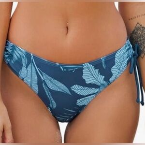 NWOT Cupshe Leaf Print Bikini Bottom